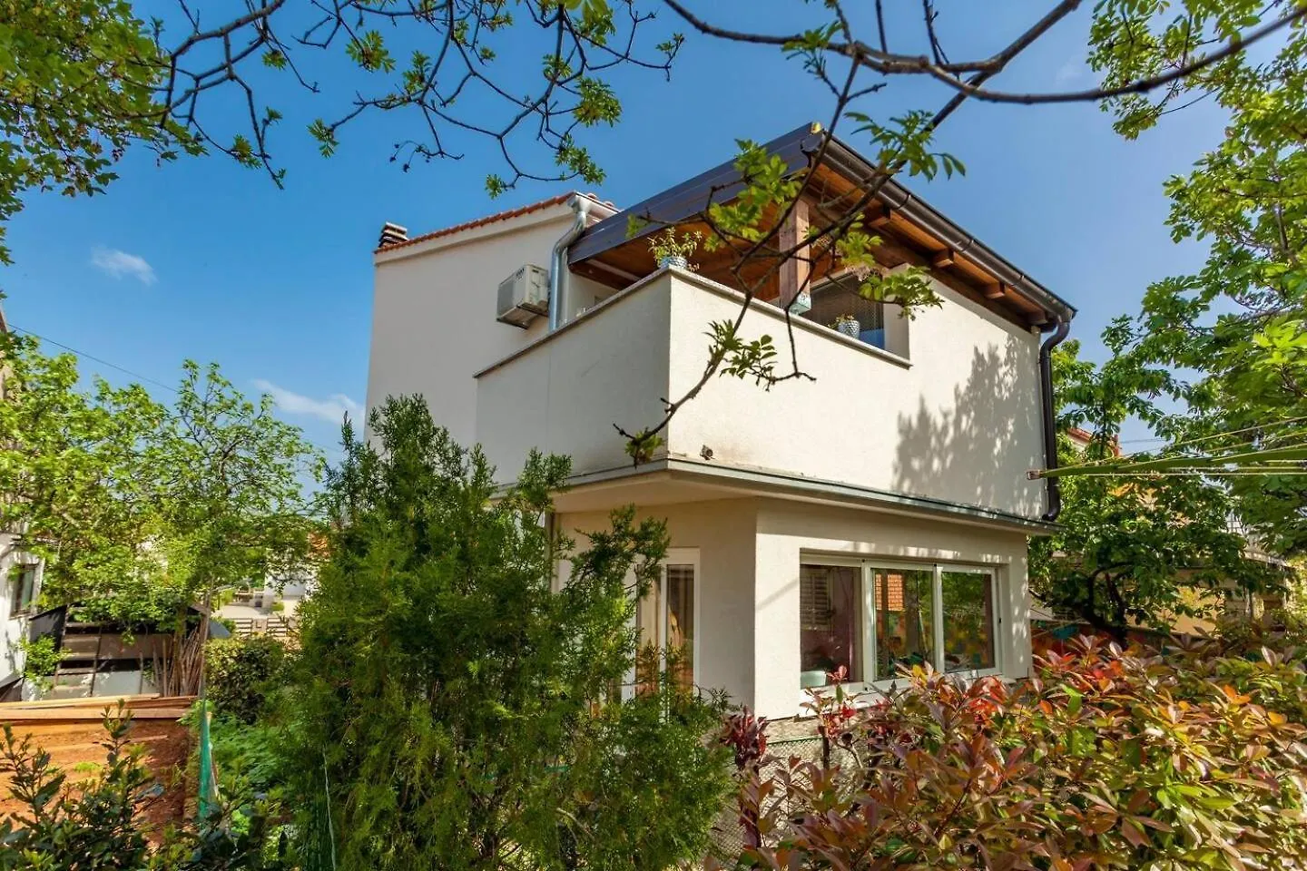 Apartments With Wifi Njivice, Krk - 21713